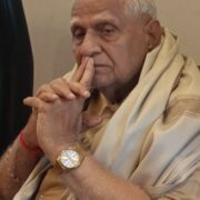 श्री सोमाभाई भारत देश के नागरिक के रूप में एक आम आदमी के रूप में अपना जीवन जी रहे थे।